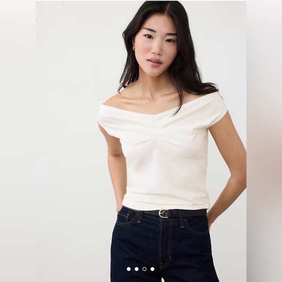 Like new Banana Republic off shoulder top M - Picture 3 of 9